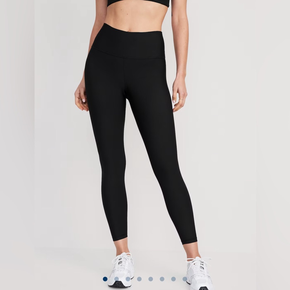 Old Navy High Waisted Powersoft Cropped 7/8 Leggings Black Medium